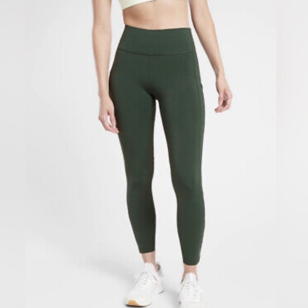 Athleta Ultimate Run 7/8 Tight, L, Seaweed Green